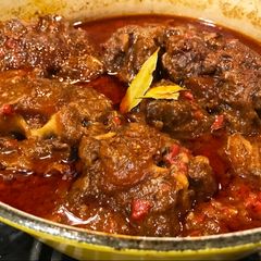 A picture of Rabo Encendido (Cuban Style Oxtail Stew).