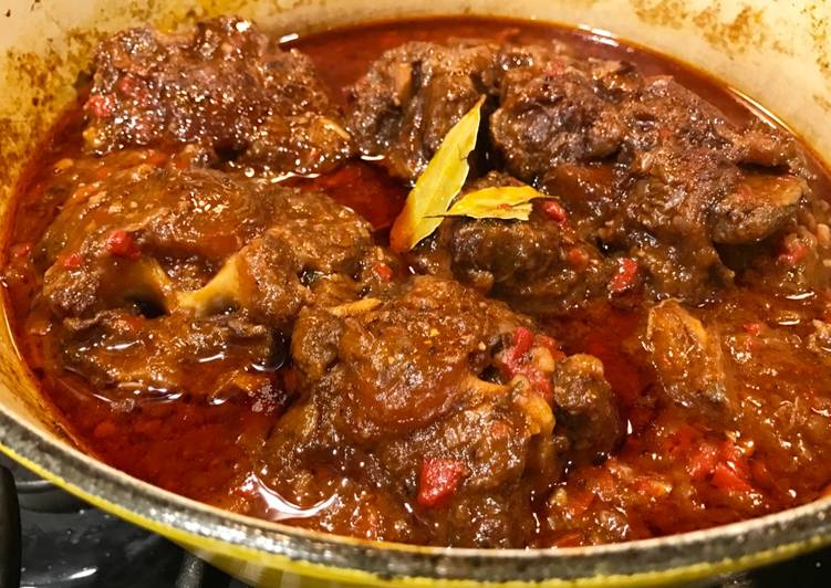 Simple Way to Make Any-night-of-the-week Rabo Encendido (Cuban Style Oxtail Stew)