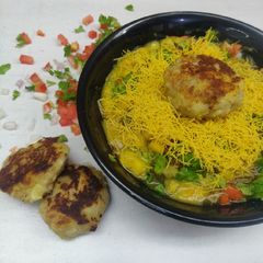 A picture of Mumbai Street Style Ragda Pattice.