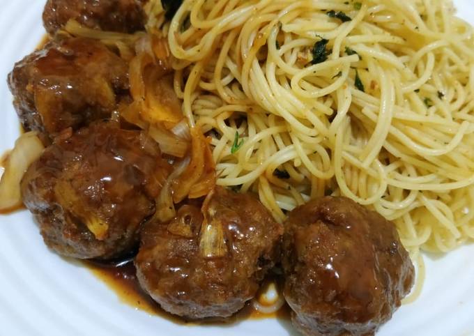 Ini dia! Resep membuat Spaghetti Meatballs  spesial