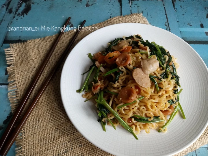 Langkah Gampang Membikin Resep Mie Goreng Kangkung Belacan yang Lezat Anti Ribet, Mantap