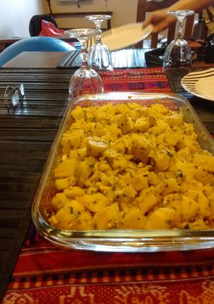 Una foto de Ensalada clasica de papas y huevo duro con color