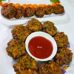 A picture of Spinach chana dal vada.