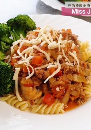蕃茄肉醬義大利麵 的食譜成品照片
