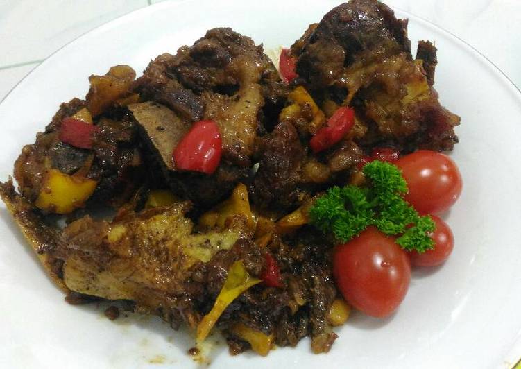 Iga paprika lada hitam