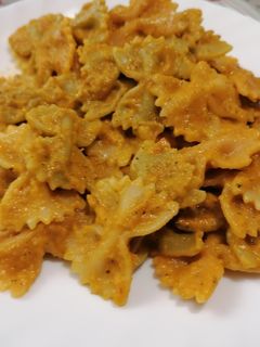 Una foto de 93. Lacitos tricolor en salsa de verduras vegana / Thermomix