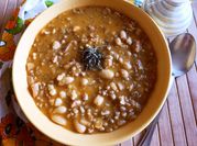 Una foto di zuppa di farro