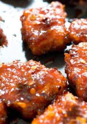 A picture of Honey siracha chicken.