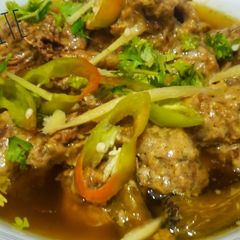 A picture of Mutton White karahi.