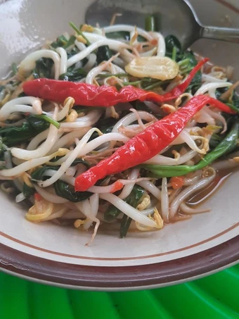 Langkah Gampang Membuat Resep Tumis kangkung tauge sambal goreng terasi yang Enak Banget Anti Ribet, Lezat Sekali