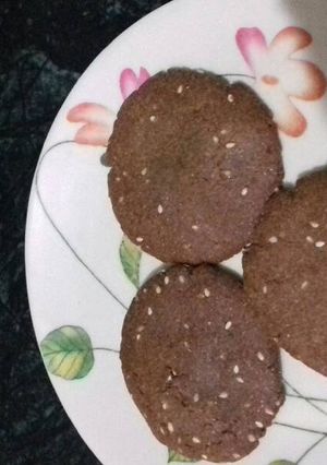 A picture of Til bajra ki tikiya.