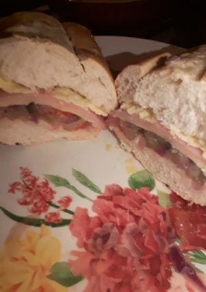 Una foto de Sándwich vegetal 😍