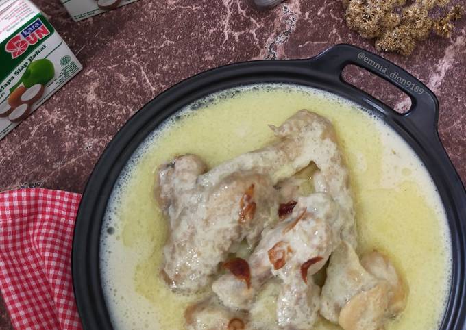 Ternyata begini lho! Resep buat OPOR Ayam Kuah Putih sajian Lebaran yang nagih banget