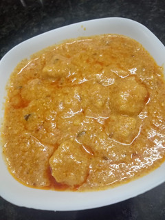 રાજસ્થાની બેસન ગટ્ટા (Rajasthani gatta nu shak recipe in Gujarati) રેસીપી મુખ્ય ફોટો