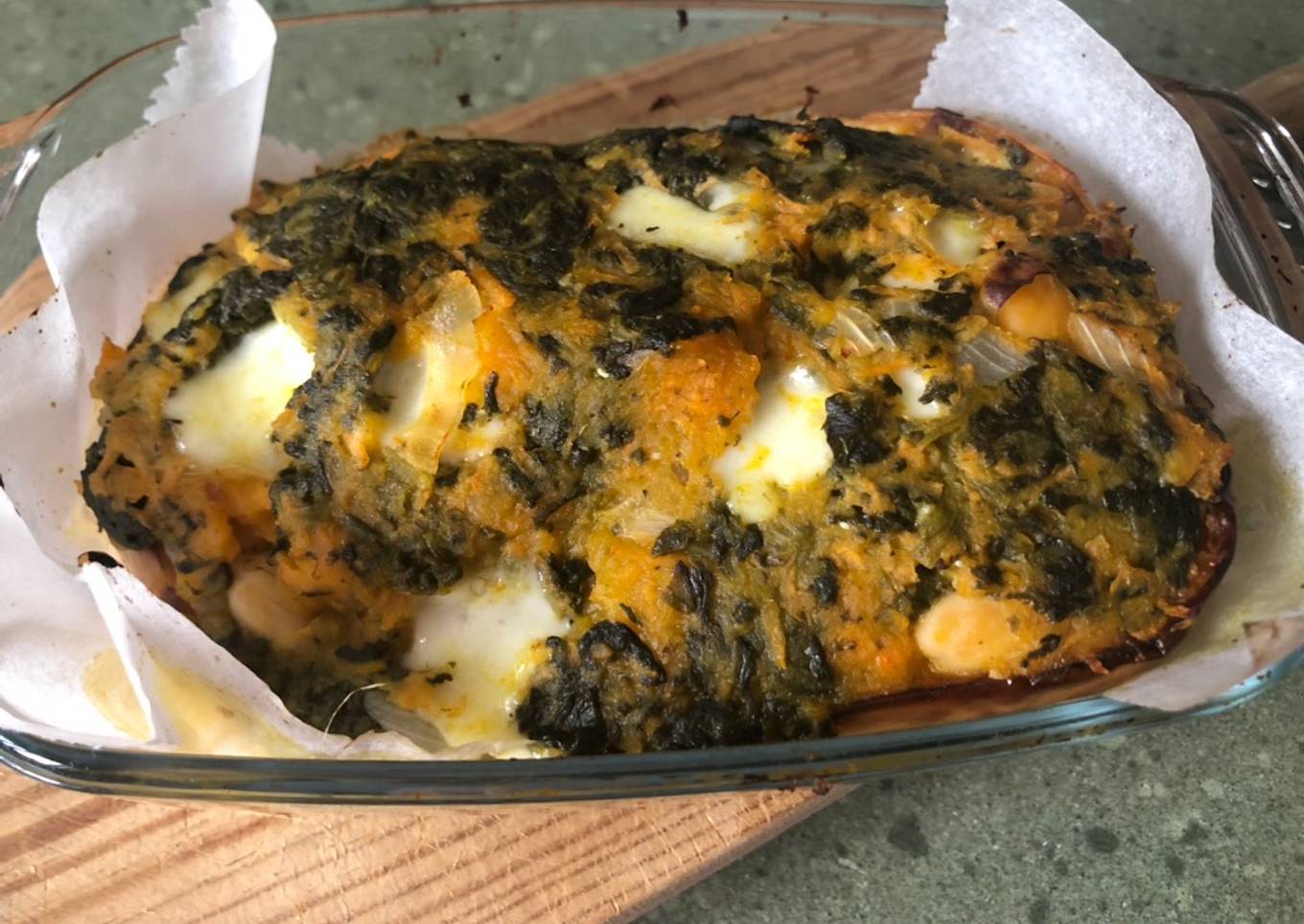 Calabaza rellena de espinacas y garbanzos