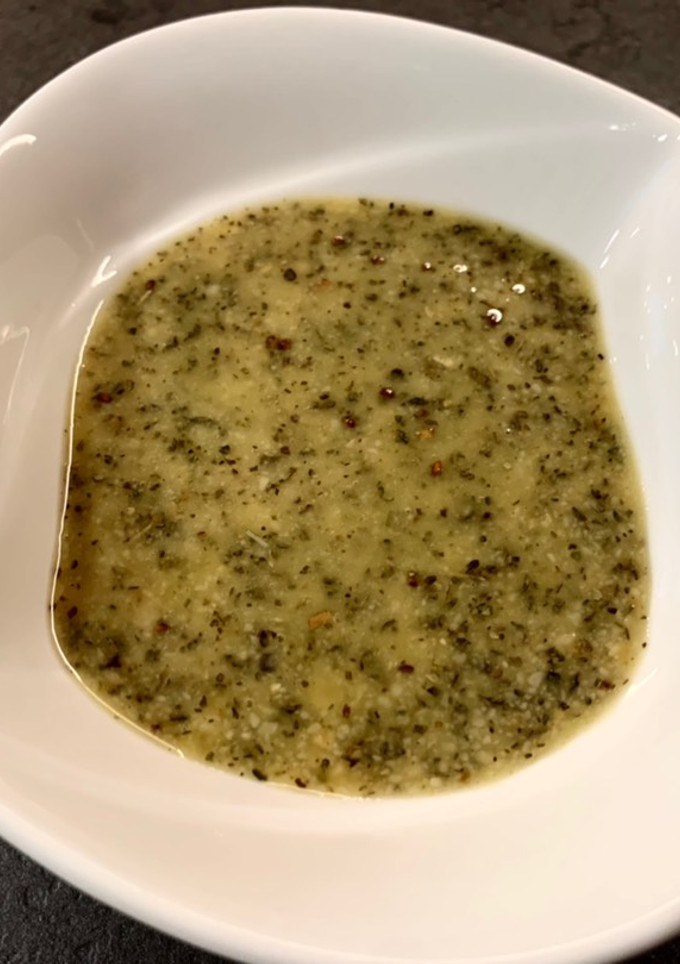 Una foto de Homemade pesto 🇮🇹