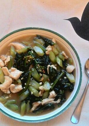 Foto resep Stir-fried Chinese broccoli with pork - Kailan tumis babi