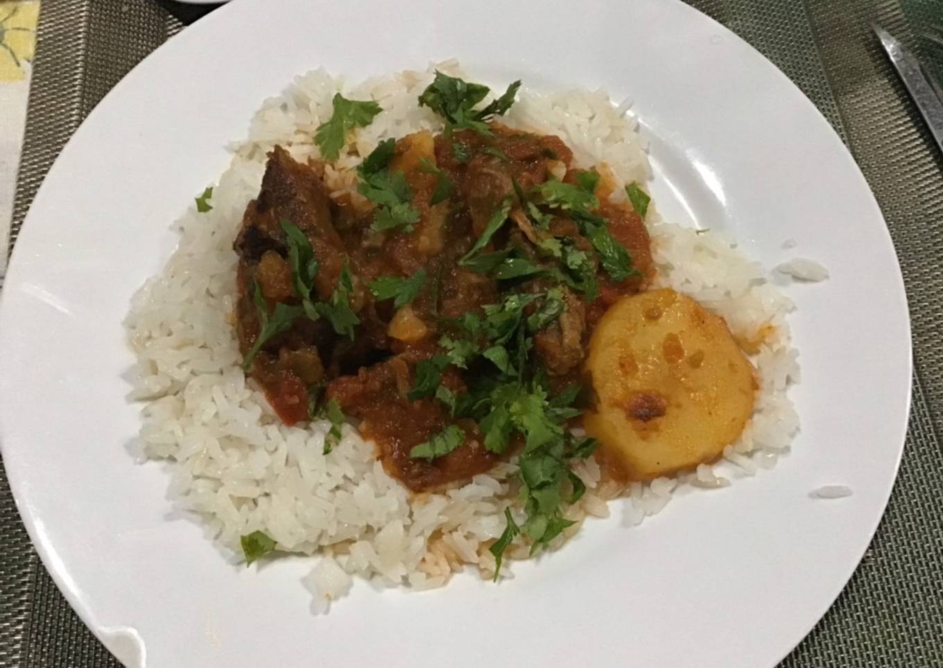 Estofado con carne asada