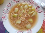 Una foto di pasta con il dado