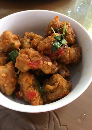 Foto resep Cumi goreng tepung pedas sambal daun kemangi
