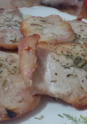Una foto de 17. Filetes de cerdo asado en parrilla! 🥩🥔 Usala, la vas a amar