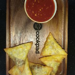 A picture of Beef Qeema Samosa.