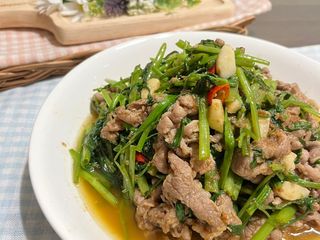 沙茶牛肉炒空心菜