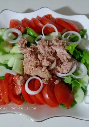 Une photo de Salade de crudités au thon 🥗