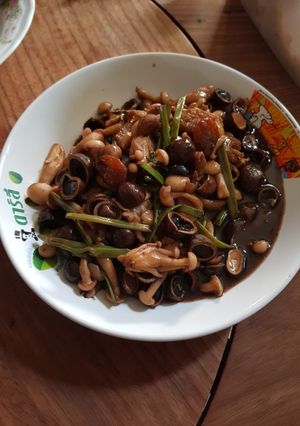 รูปของ ผัดเห็ดเผาะผักบุ้งกุ้งแห้งน้ำมันหอย