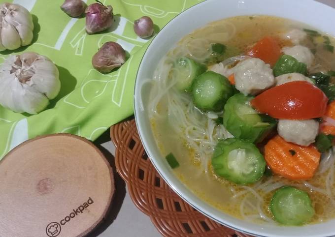 Resep membuat Tumis kuah oyong, bakso, wortel dan soun yang istimewa