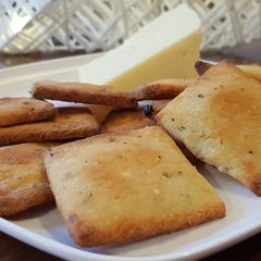A picture of Cheesy Keto Crackers.