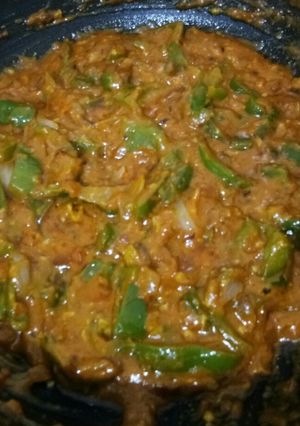 बेसन वाली शिमला मिर्च (Besan wali shimla mirch recipe in hindi) रेसिपी मुख्य फोटो