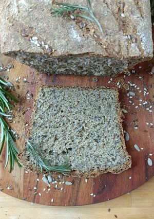 Une photo de 🌾 Pain aux graines de Lin et quinoa