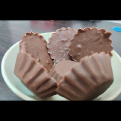 A picture of Roasted almonds chocolates.