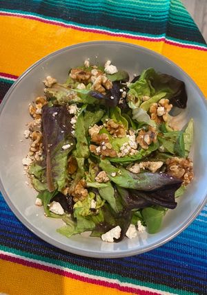 Foto resep Cheesy Green Salad with Walnut