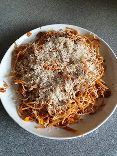 Bolognai spagetti tonhallal recept fotója