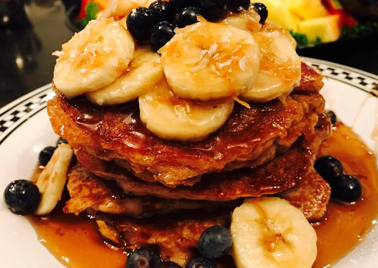 Blueberry & Banana Oatmeal Pancakes Blueberry & Banana Oatmeal Pancakes