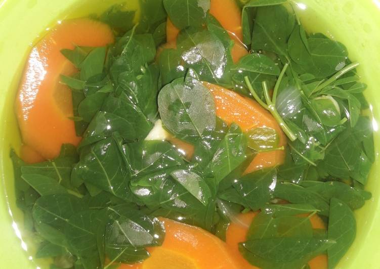 Sup wortel daun kelor