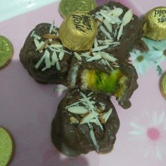 A picture of Pinwheel sandwich cum choco-jam pie.