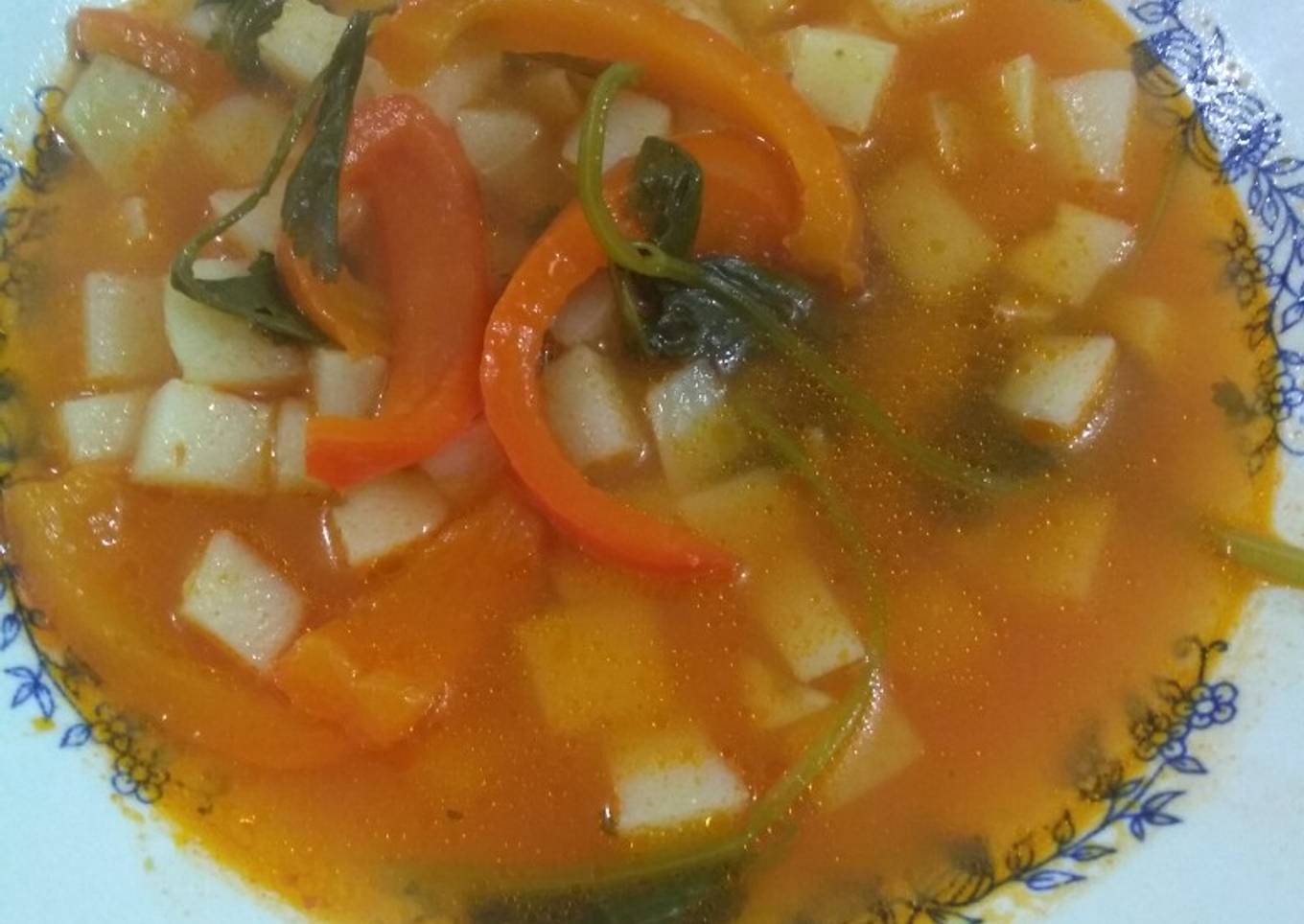 Sopa de papa con chile morrón