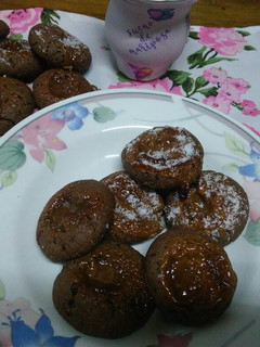 Una foto de Pepas de chocolate y dulce de leche (sin manteca)🍫🍫