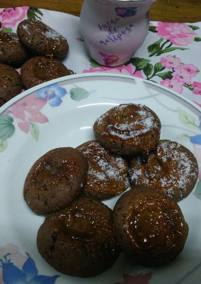 Una foto de Pepas de chocolate y dulce de leche (sin manteca)🍫🍫