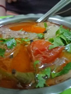 ভেজিটেবিল ও চিকেন স্যুপ(Vegetable O chicken soup recipe in bengali) রেসিপির প্রধান ছবি