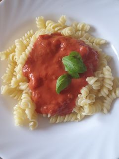 Nudeln mit cremiger Tomatensauce 🍝 Rezepthauptbild
