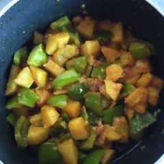 A picture of Shimla mirch with aloo ki bhujia.