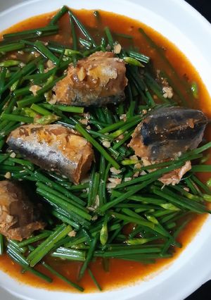 รูปของ "ดอกกุยช่ายผัดปลากระป๋อง"Stir Fried Garlic chives with Canned