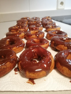 Una foto de Donuts caseros con chocolate