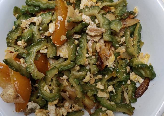 Bagaimana Menyiapkan Pare tumis telor yang Bisa Manjain Lidah