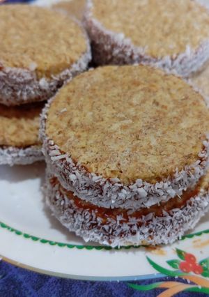 Una foto de Alfajores integral avena y coco
