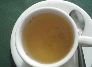 Una foto de Infusión de eneldo, ruda y miel usos varios